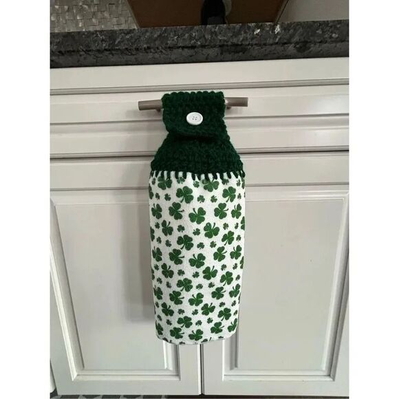 Crochet Top Kitchen Towel- St. Patrick’s Day/Clover - Picture 1 of 2
